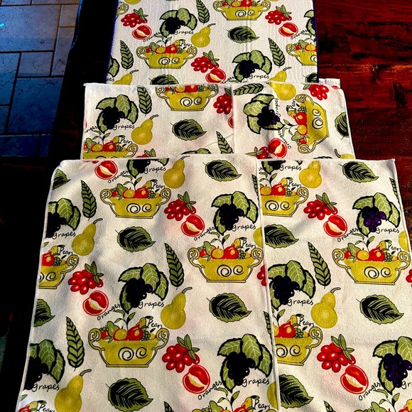 Kitchen set. 1 drying mat. 2 dishcloth 2 dish towels. - Picture 1 of 4